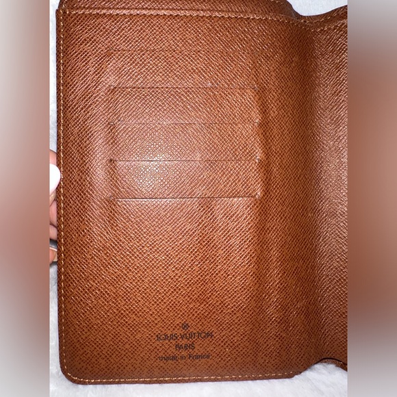 Louis Vuitton Wallet - Picture 8 of 8